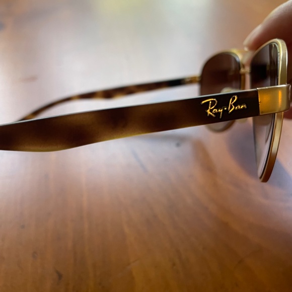 Ray-Ban women’s aviator sunglasses - Picture 4 of 4